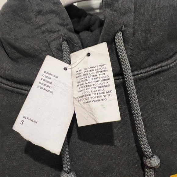 Urban Outfitters, Pulp Fiction Photo Hoodie Sweatshirt, Unisex Adult Size Small - Picture 8 of 9